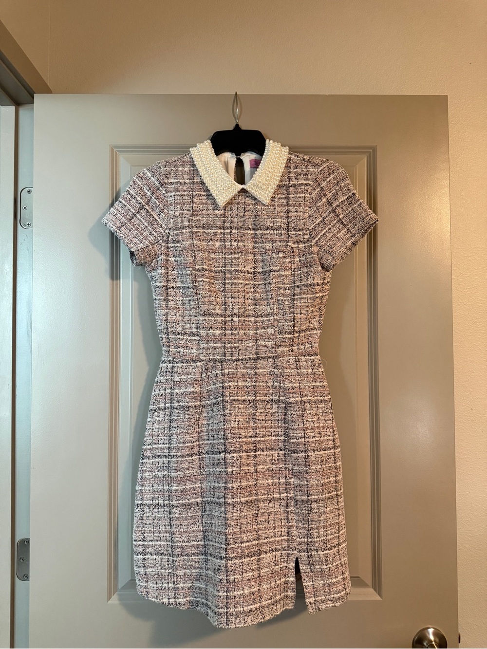 Tweed Shift Dress with Pearl-Collar in Cream and Black
